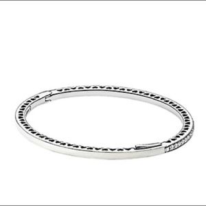 Pandora Radiant Heart collection Cream bangle